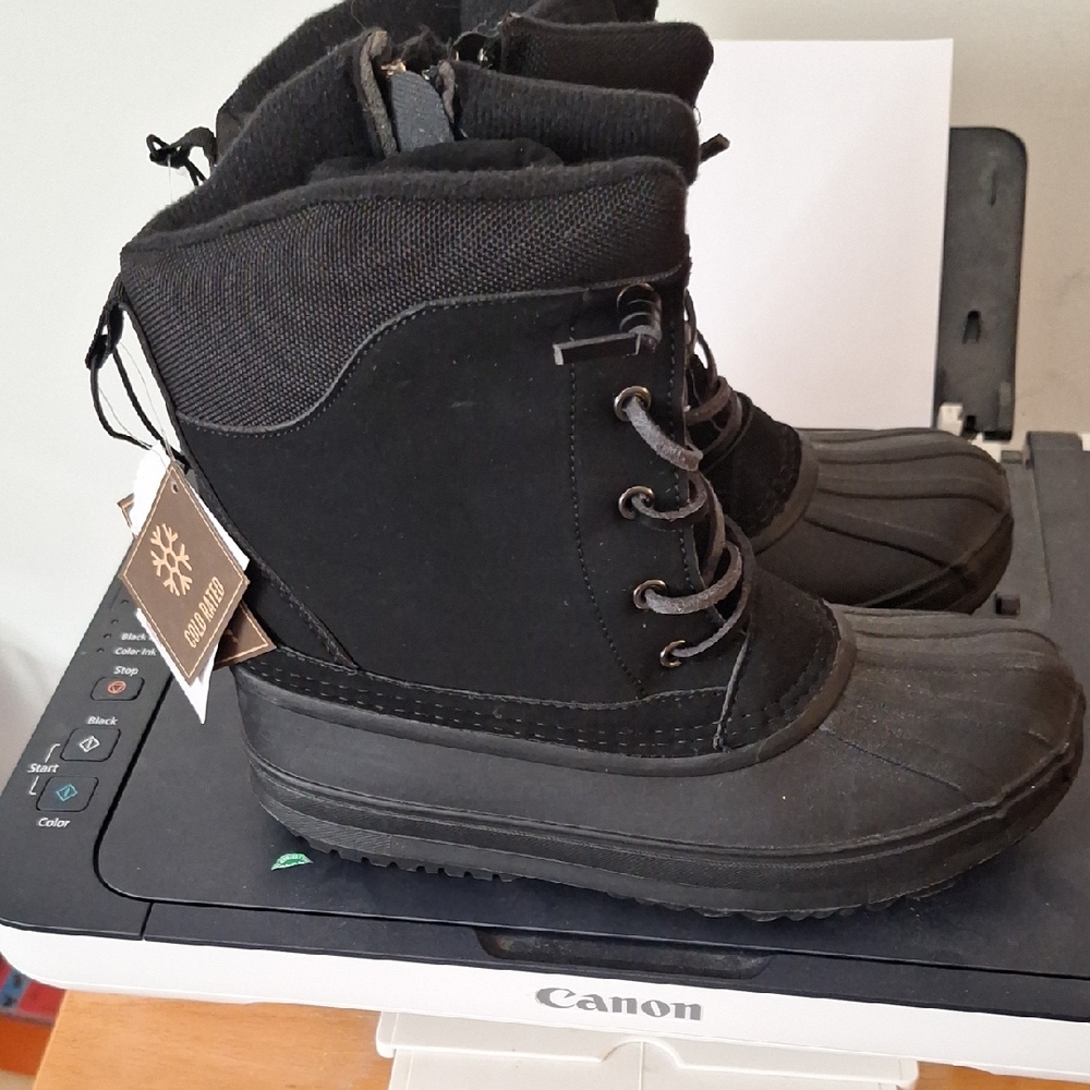 Khombu Black Snow Boots